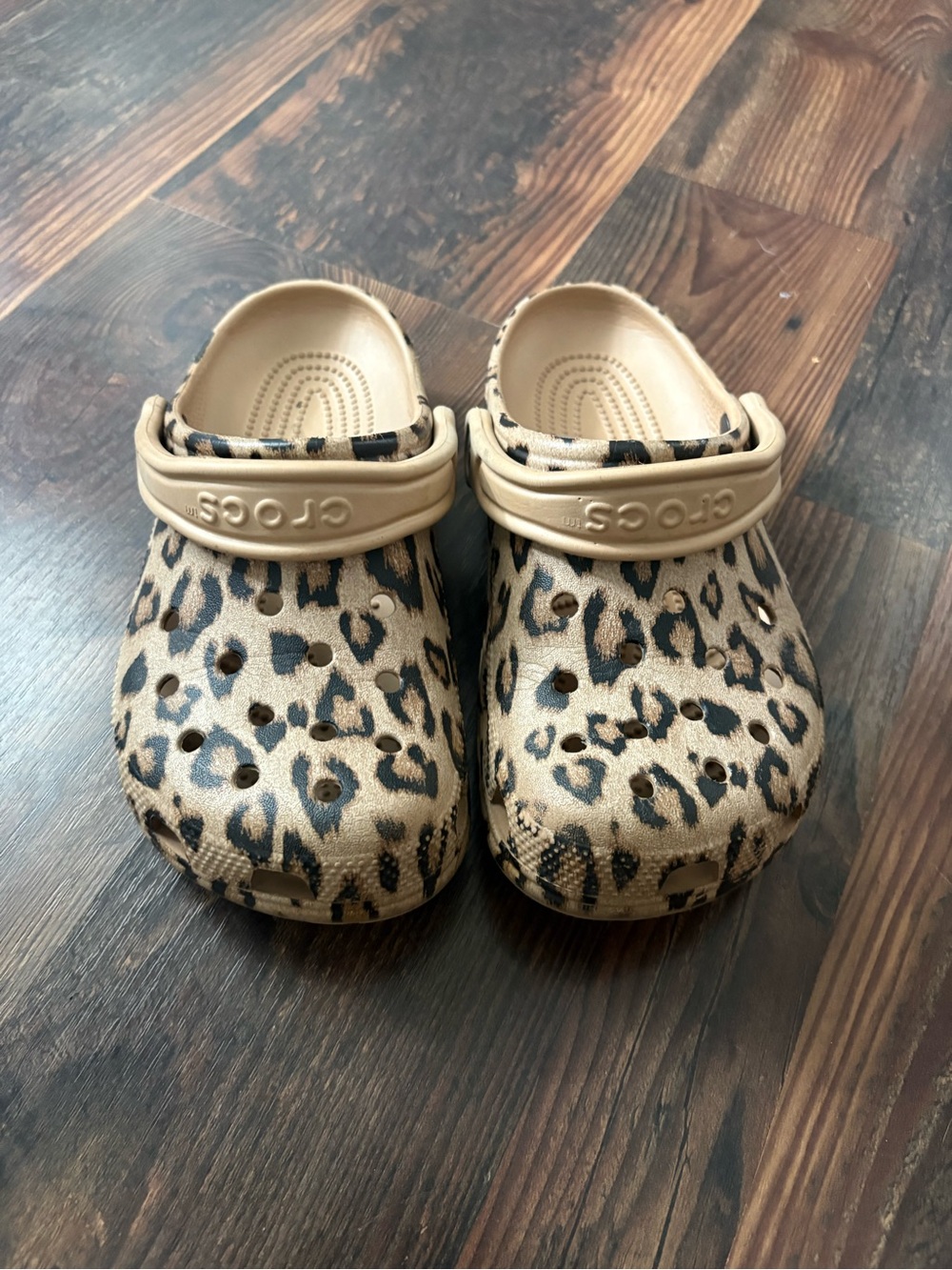 Crocs Leopard Print Clog - Tan/Black